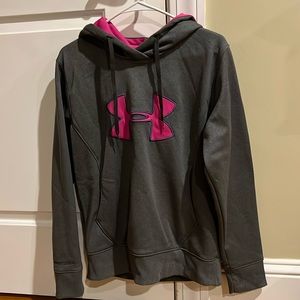 Women’s medium under armor gold gear sweatshirt